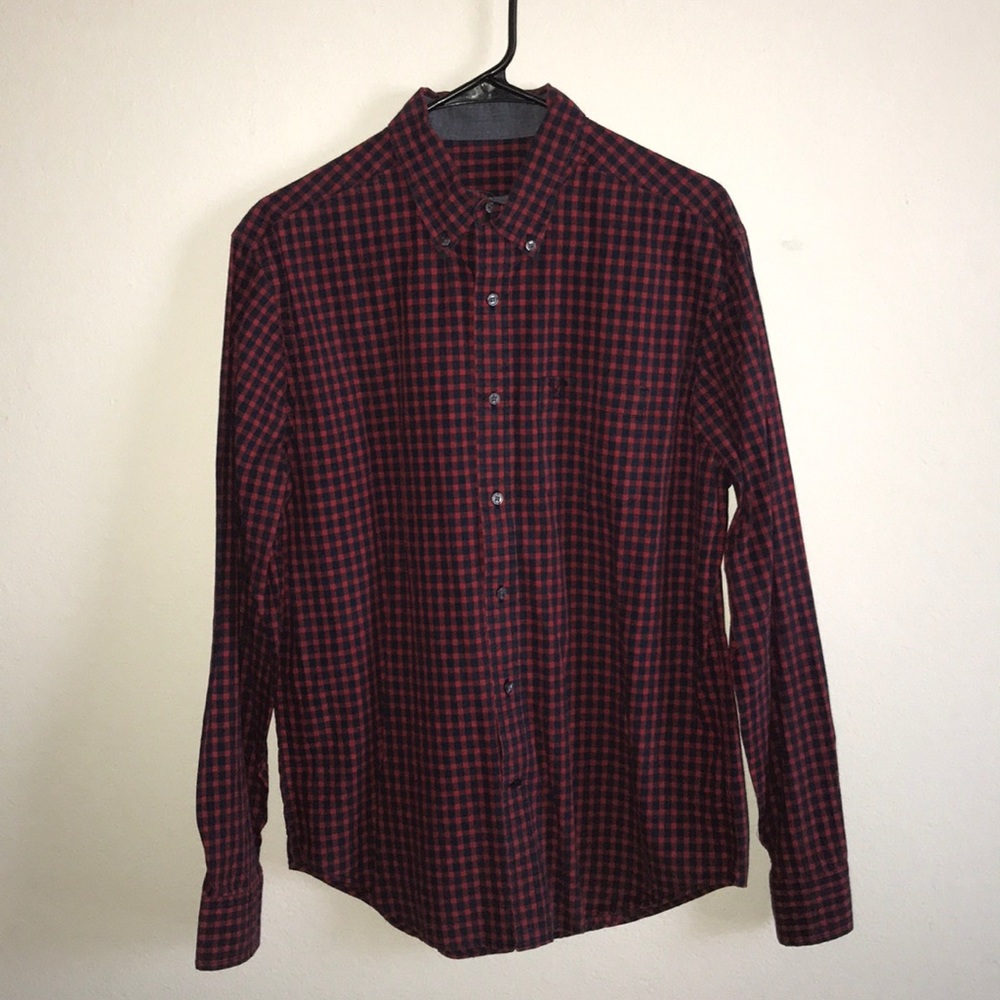 BUTTON UP